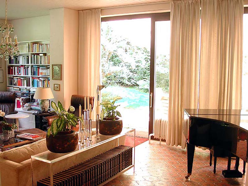 Wohnzimmer Blick Richtung Terasse 5341